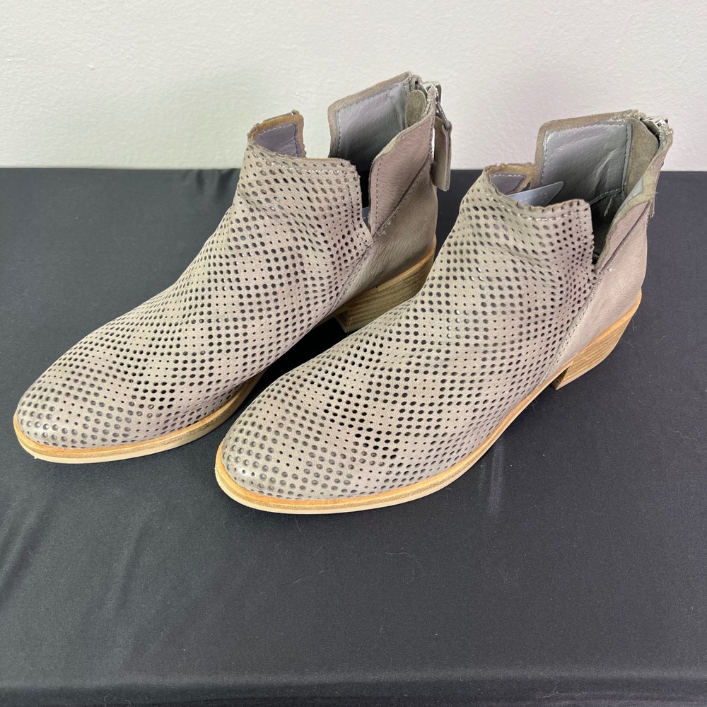 Dolce Vita Tommi Perforated Leather Booties 8.5 Grey Laser Cut Western Edgy Chic